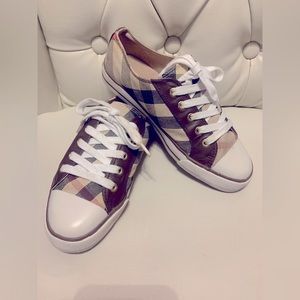 Women’s Burberry sneakers Authentic